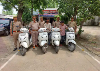 मोदीनगर में गर्लफ्रेंड को विदेश घुमाने के लिए बन गए अंतर्राज्यीय वाहन चोर गिरोह के बदमाश, 6 महीने में चुराए 12 से ज्यादा बाइक-स्कूटी, 10 गाड़ी बरामद, पुलिस ने गिरफ्तार कर भेजा जेल