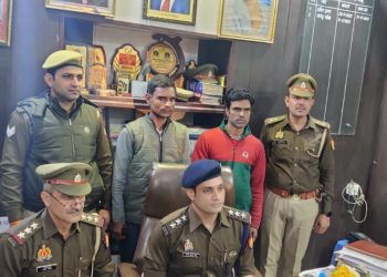 गाड़ी में रखा रूपयों से भरा बैंग चोरी अभियुक्त गिरफ़्तार