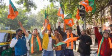 बीजेपी को मिली प्रचंड जीत से पार्टी मुख्यालय में जश्न का माहौल